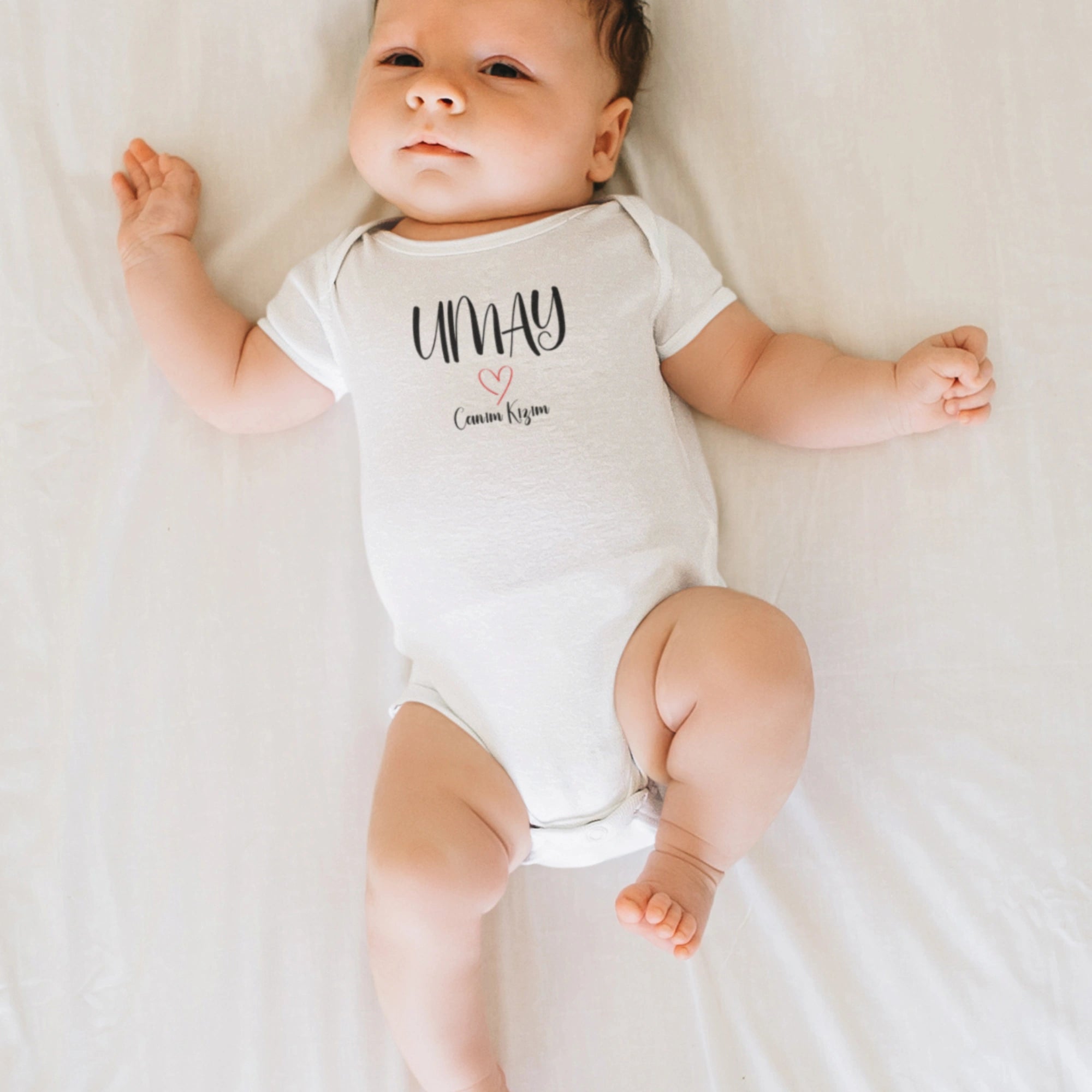 Kişisel İsim Tasarımlı Bebek Zıbını - Çıtçıtlı Baskılı Tulum